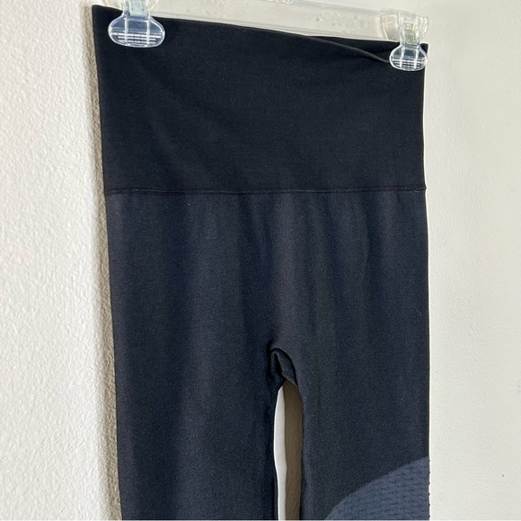 Spanx Look At Me Now Seamless Moto Leggings Medium - Picture 5 of 12